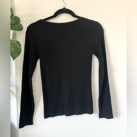 C’est Moi NWT SZ:OS Black ribbed Top - Picture 4 of 4